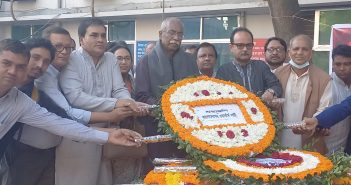 শহীদ ডা. মিলনের স্মৃতিস্তম্ভে ওয়ার্কার্স পার্টির শ্রদ্ধাঞ্জলি অর্পণ